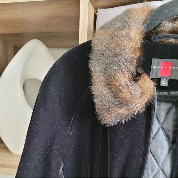 Final Sale 🔥Black GALLERY Jacket with Faux Fur Trim Size Small - Picture 10 of 16